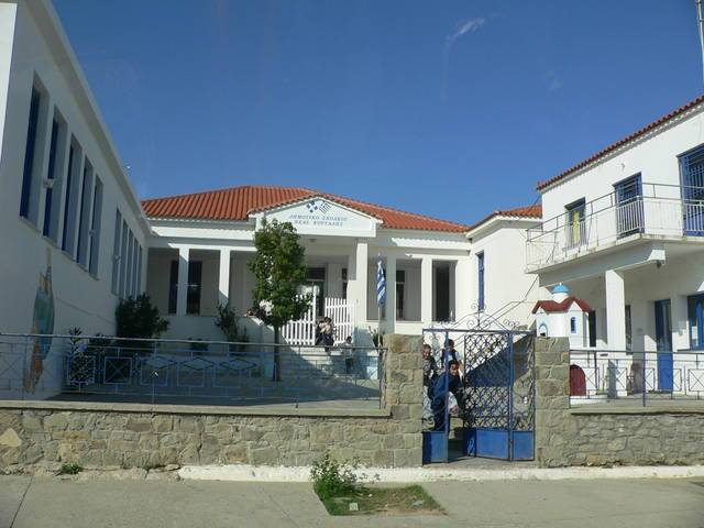 základní škola v Moudrosu